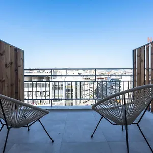V1 Penthouse, Nilie Hospitality Mgmt Appartement